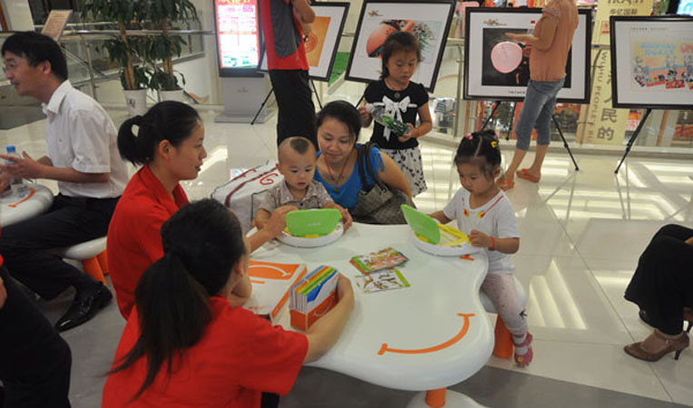 全家總動員,父母子女齊上陣