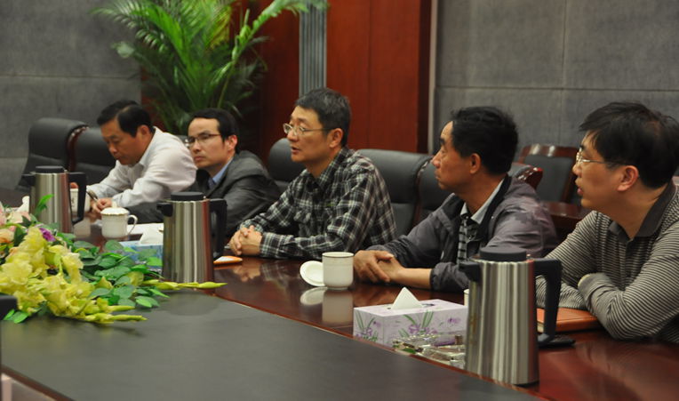 蕪湖市工商局局長丁濤對華億集團的服務工作給予高度評價。