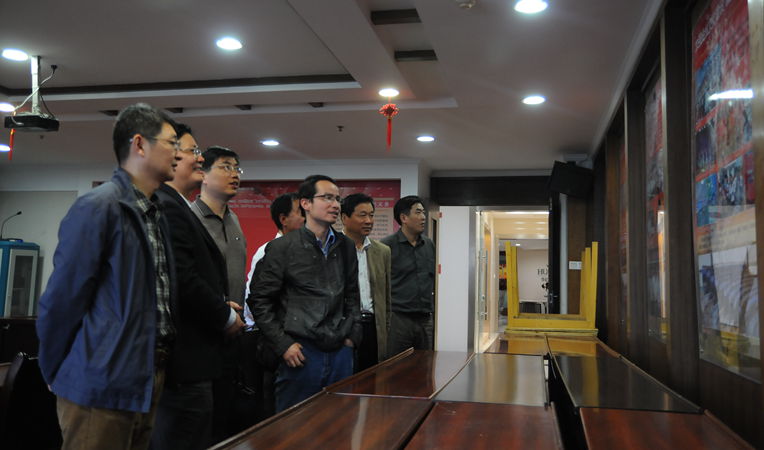 蕪湖市工商局一行參觀安徽華億集團黨團活動室