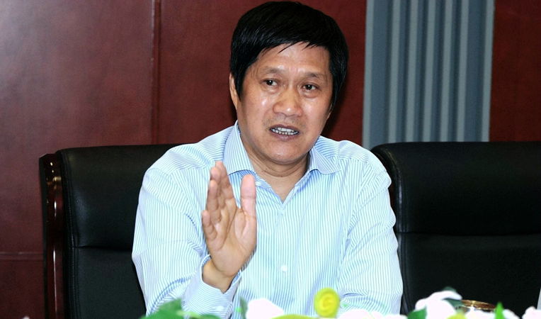 安徽華億集團董事長項義水向淮北市領導介紹華億_副本