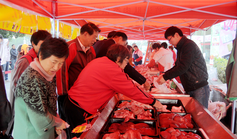 消費者現(xiàn)場搶購