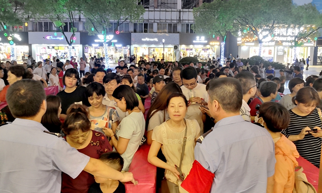 第八屆華億國際“大搶節(jié)”盛況