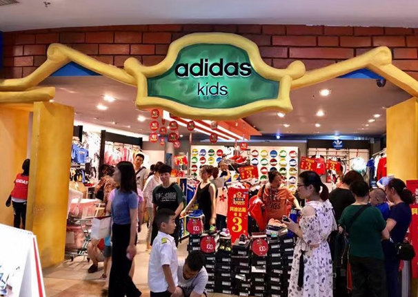 小馬王國百貨區(qū)人氣火爆